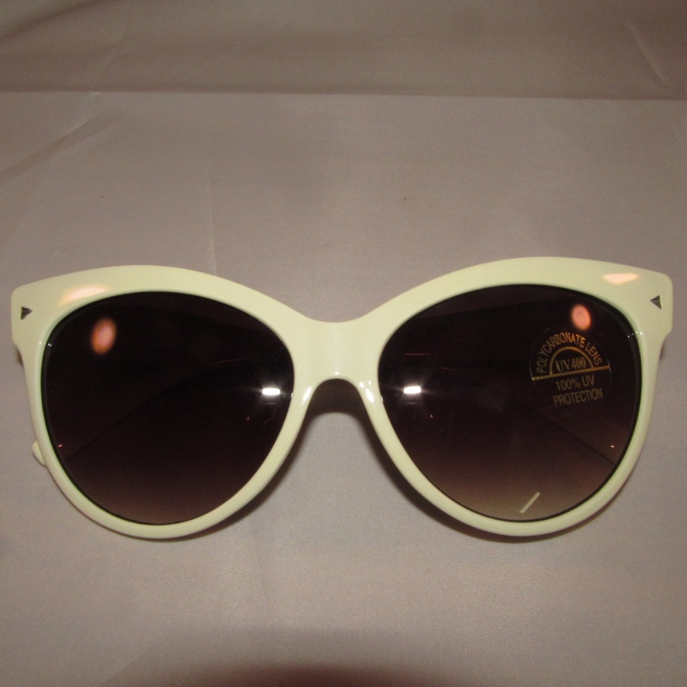 Cat Eye Ladies Sunglasses White UV 400 Brown Lens - Picture 2 of 5